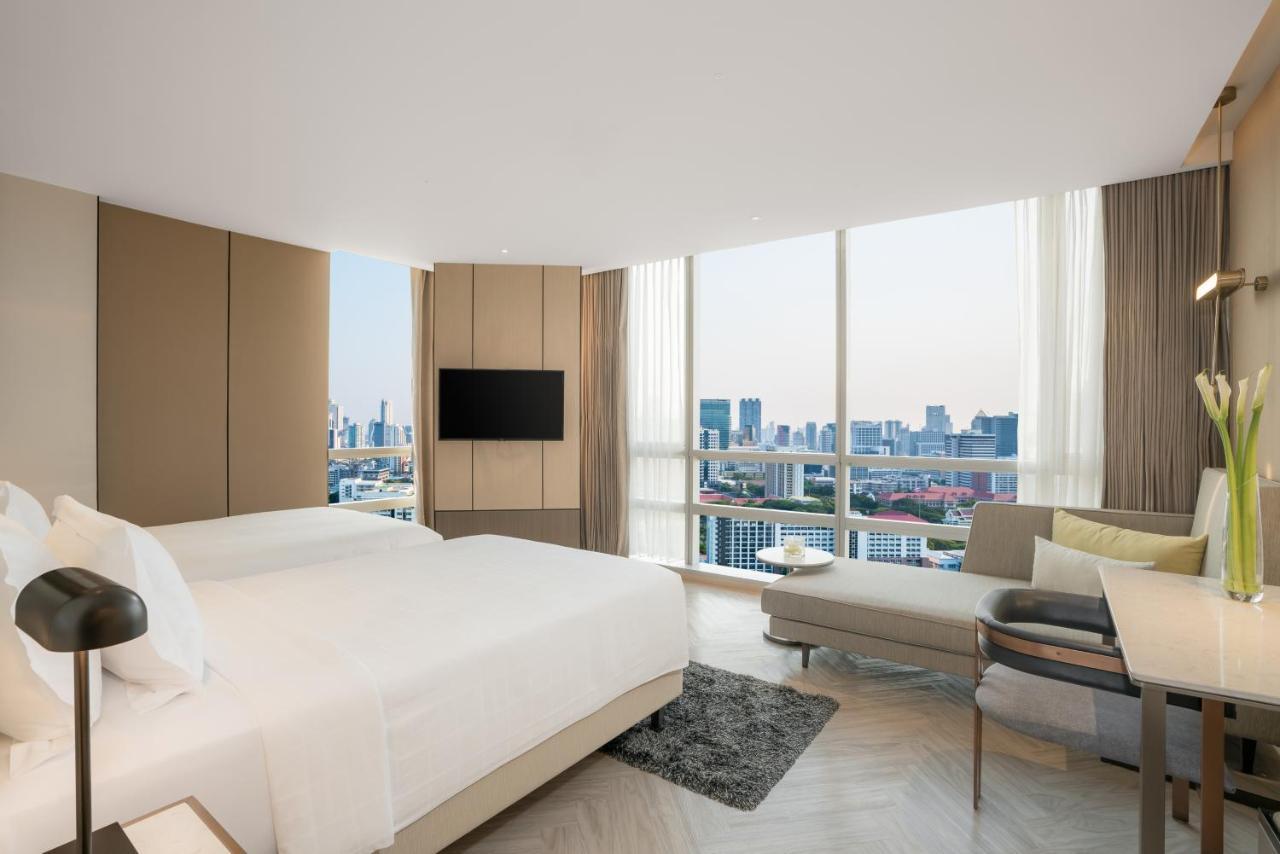 Grand Deluxe Corner Twin Room